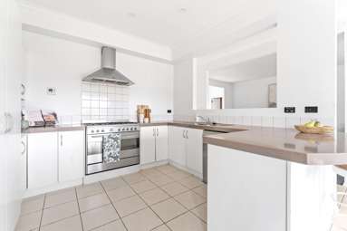 42 Parkwood Crescent_3