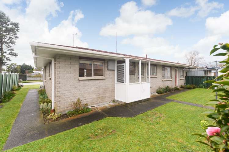 1 Sandstrom Grove Feilding_12