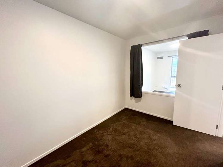 207/10 Flower Street Eden Terrace_5