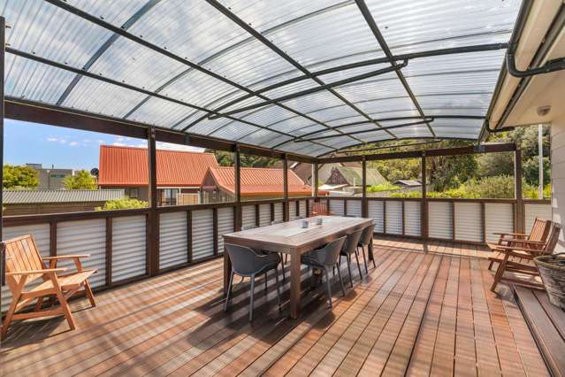 Golden Opportunity on Goldfields Drive