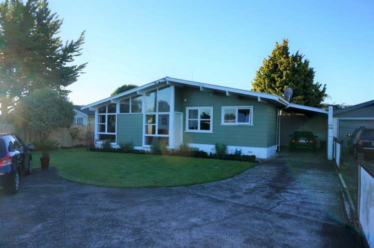 22a Forth Crescent Glenview_0