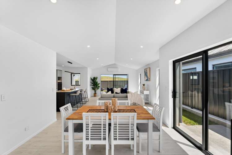 14 Annie Aranui Drive Poraiti_14