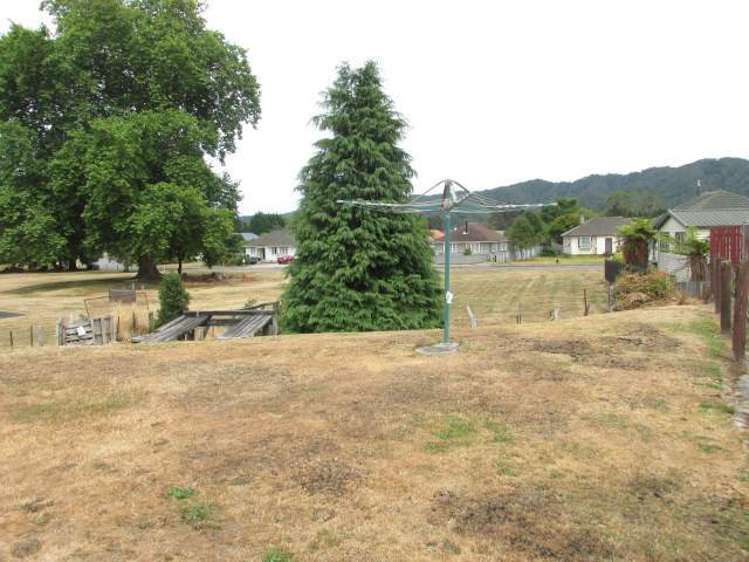 6 Crampton Road Reefton_9