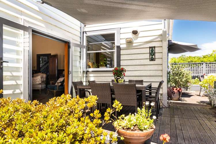 567 Marine Parade Napier South_11