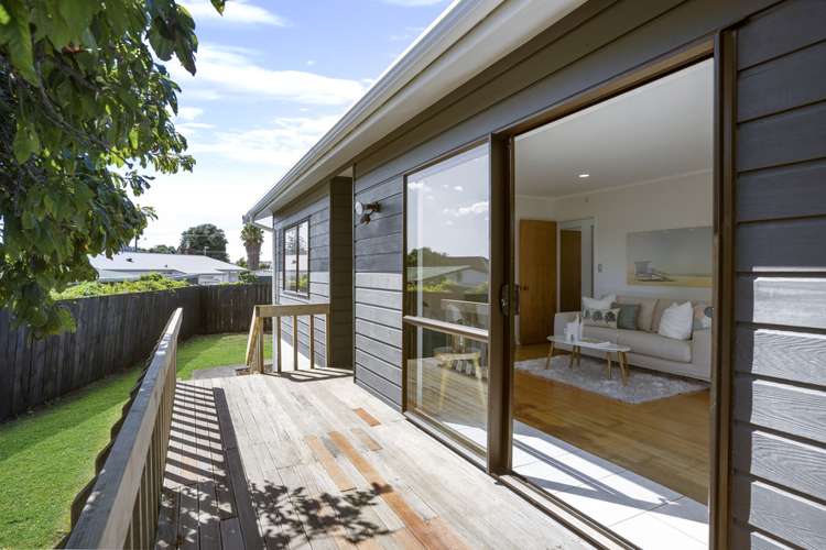 2/42 Lancaster Road Beach Haven_10