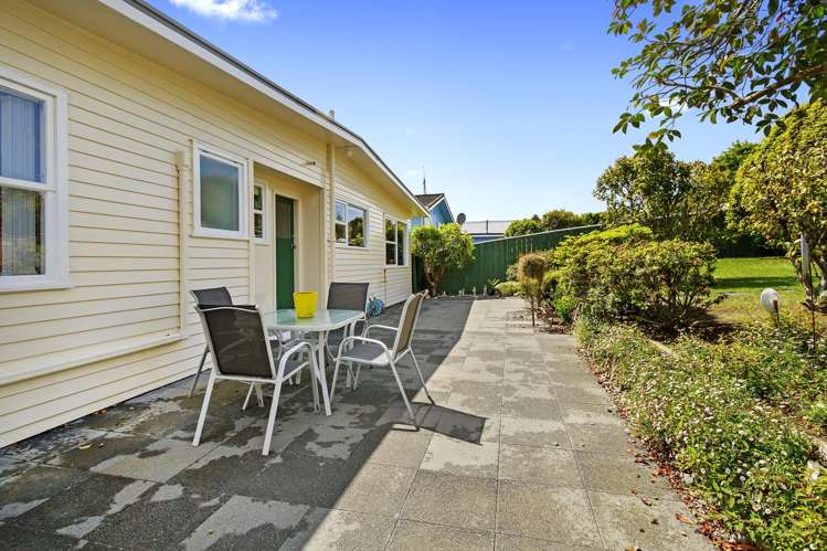 8 Fitzwilliam Terrace Tawa_14