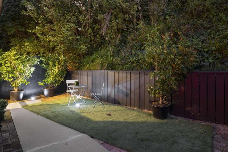 16B Parsons Glen Karori_22