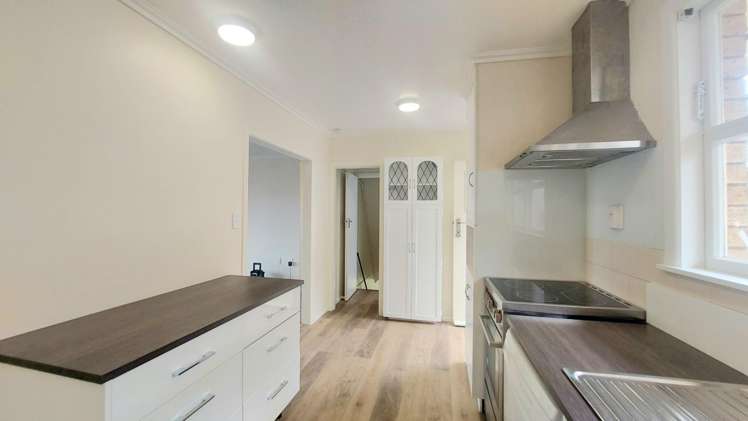 2/24 Upland Street 11218_5