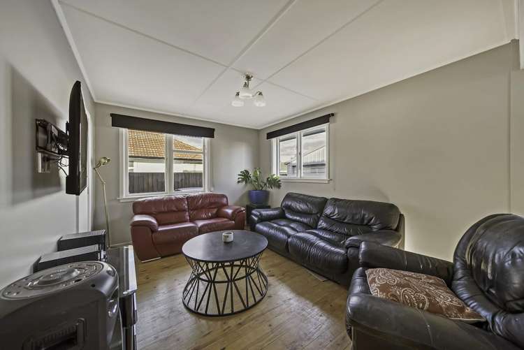 6 Carisbrooke Street Aranui_8