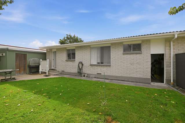 Brick. Modern. Central