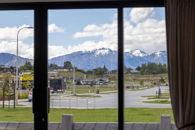 148 Burdon Loop Lake Hawea_23