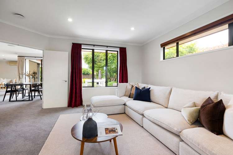 53 Barrington Drive Huntington_16