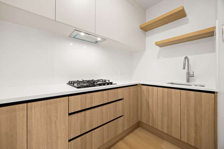 44 Furlough Road Opaheke_14