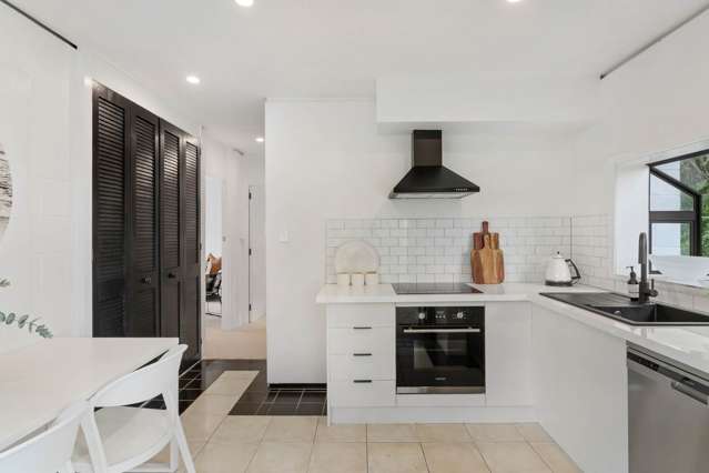 2/13 Kororo Street Northcote_4