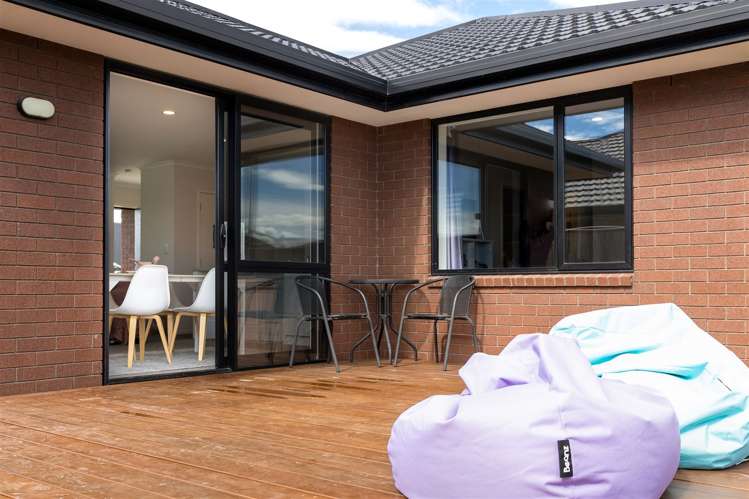 10 Caproni Road Burleigh_15