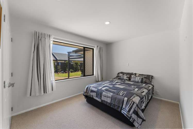 6 Heritage Crescent Richmond_17