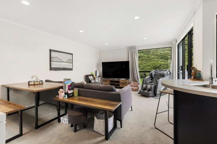 2/19 Onslow Road Khandallah_3