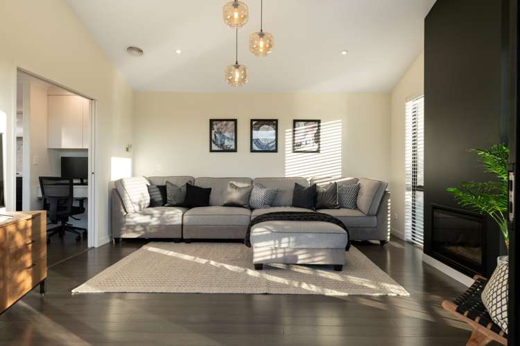 2 Rochfort Crescent Pyes Pa_10