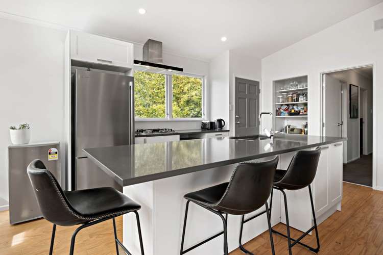 15 Finlow Drive Te Atatu South_6