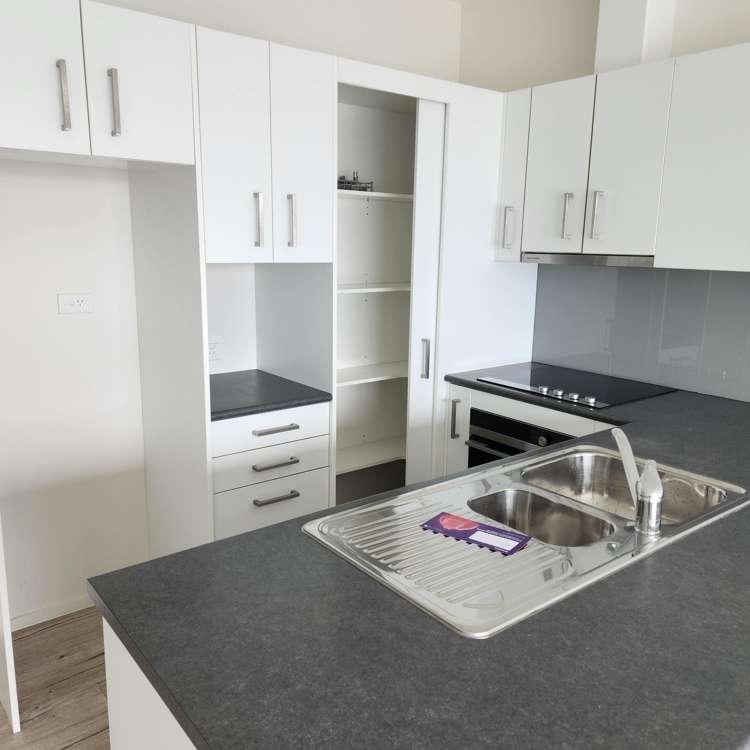 18/45 Karepiro Drive Stanmore Bay_2