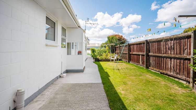 62 Frankleigh Street Somerfield_13