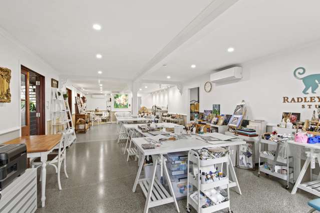 Charming Queenslander with Dedicated Studio - The Ultimate Work-From-Home Haven