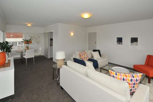 6 Easton Park Pde Glenfield_2