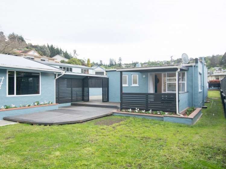 57 Montreal Road Toi Toi_3