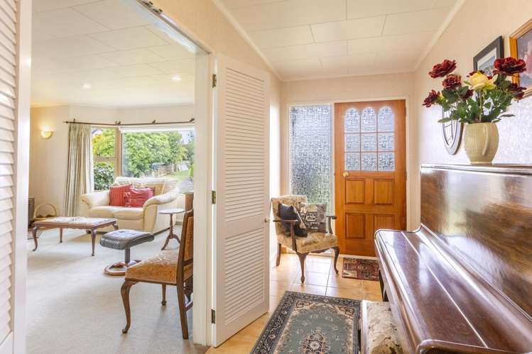 9 Deakin Place Clive_7