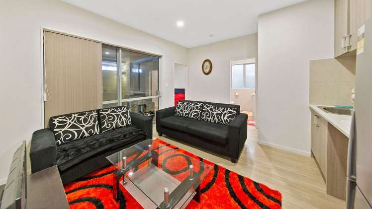 18 Moville Drive Flat Bush_11