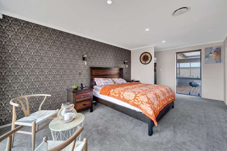 33 Honeyfield Drive Whalers Gate_9