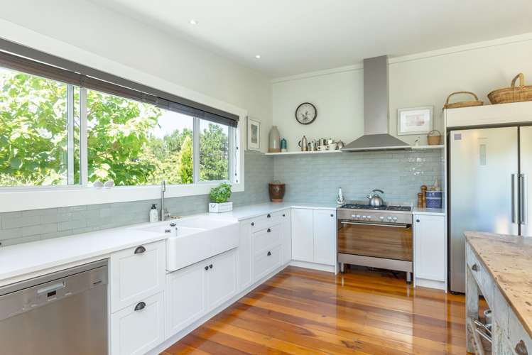 80 Battersea Road Morisons Bush_16