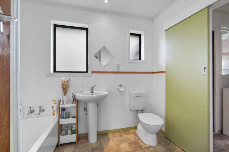 11 Thomson Avenue Dinsdale_17