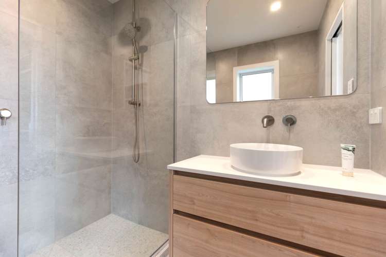 2/14 Peel Street Westmere_14