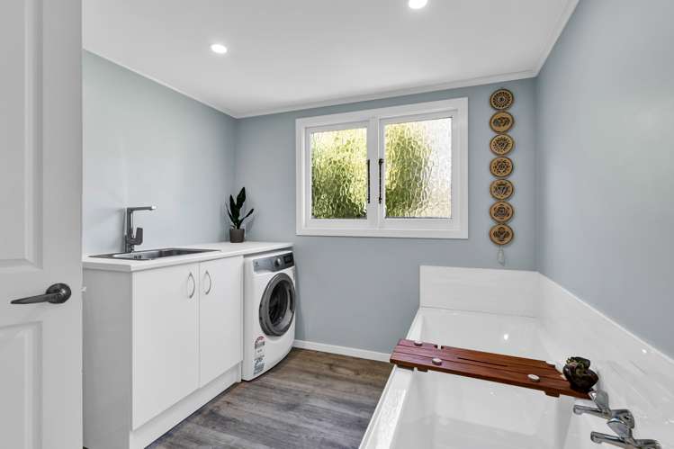 1233 Egmont Road Egmont Village_7