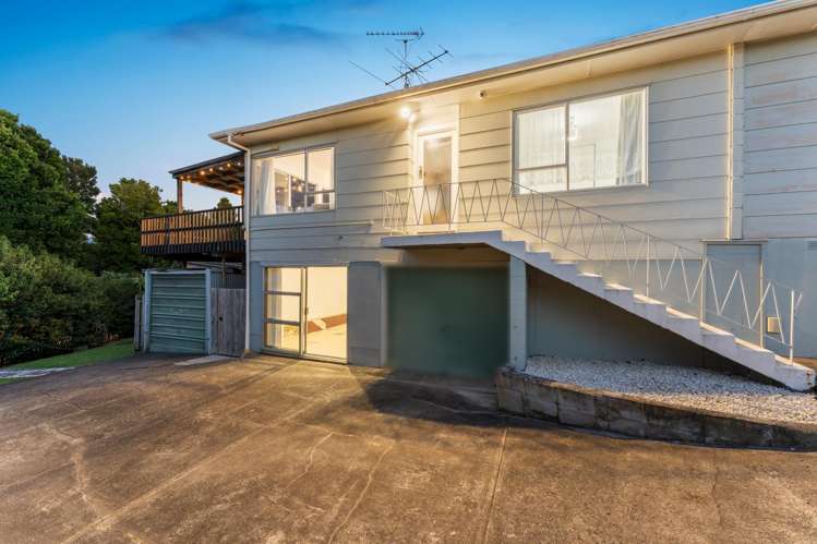 2/20 Celeste Place Totara Vale_1