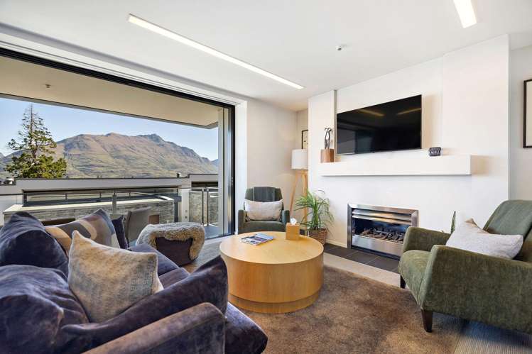 15/29 Panorama Terrace Queenstown Hill_3