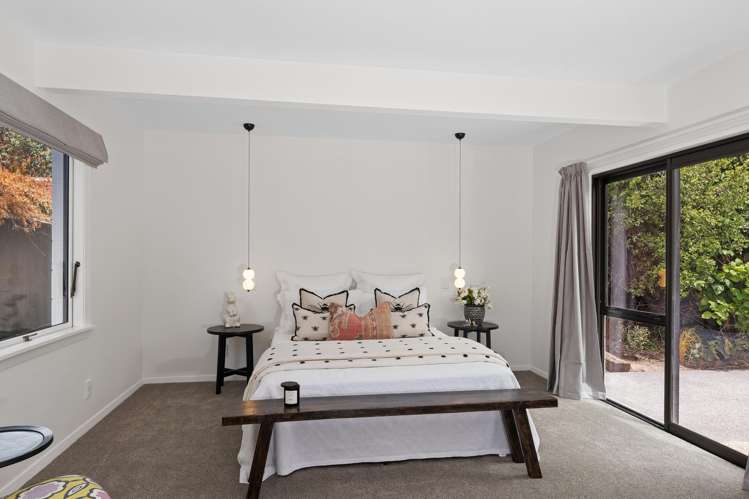 10 Esher Place Saint Martins_24