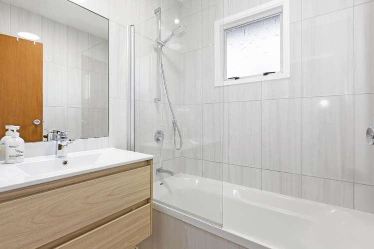 1 Goldie Place Waikanae Beach_14