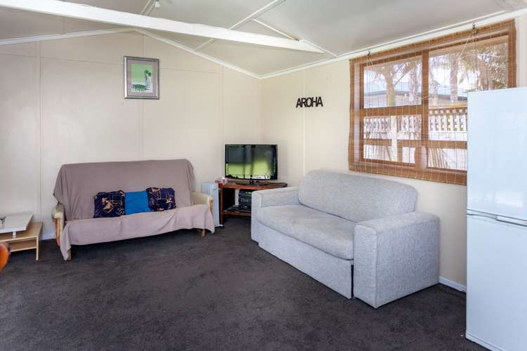 605c Ocean Road Whangamata_9