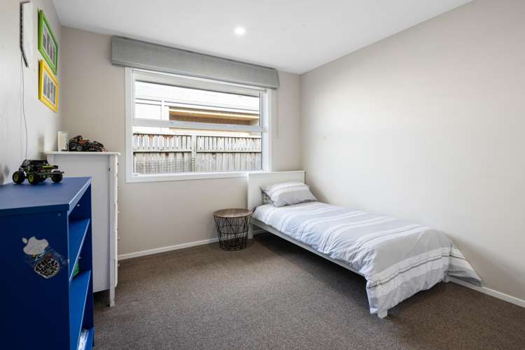 15 Hyatt Close Leamington_27