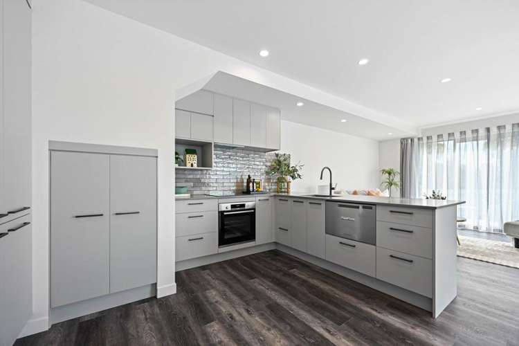 24E Pickering Crescent 1054_4