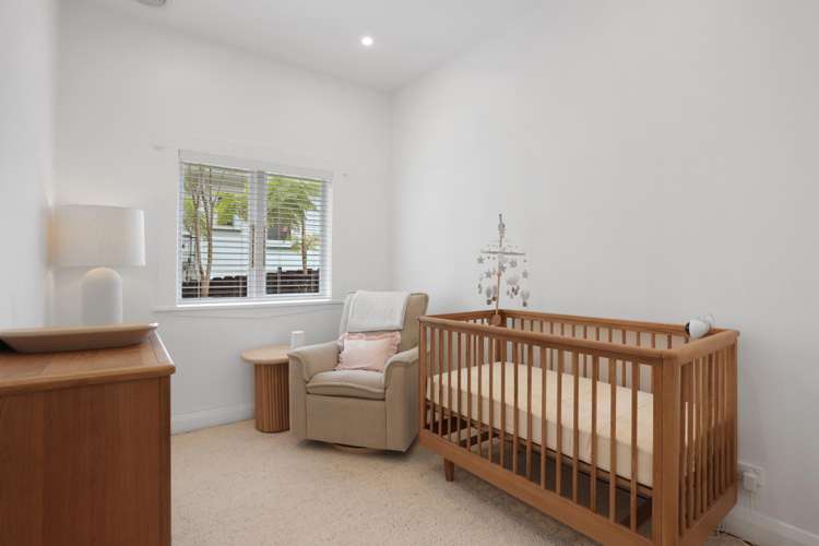 83 Golf Road New Lynn_13