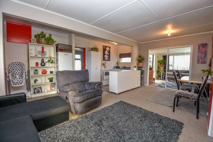 242a High Street South Carterton_2