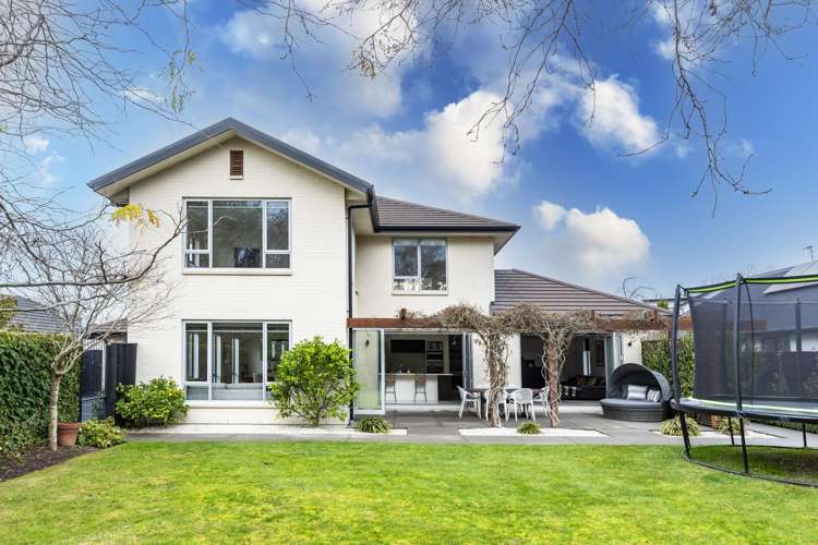 134 Hussey Road_1