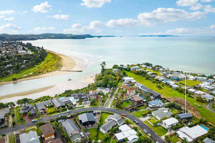 85b Rosario Crescent Red Beach_10