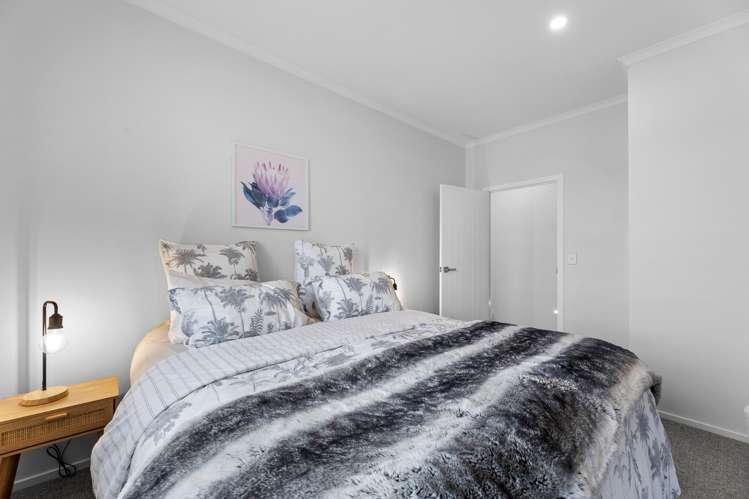 32 OMAHURU ROAD  "Kahawai Point" Glenbrook_41