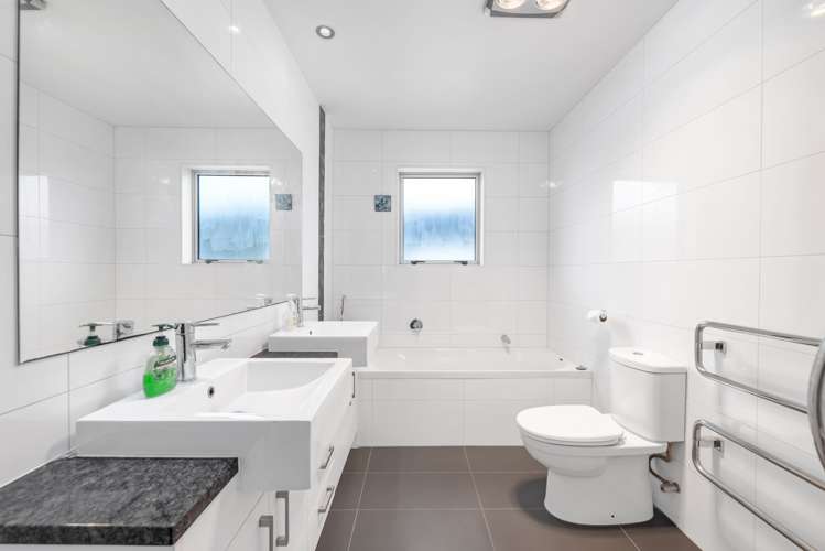 4 Shandon Street Flat Bush_17