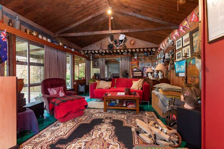 7 Foster Avenue Huia_17