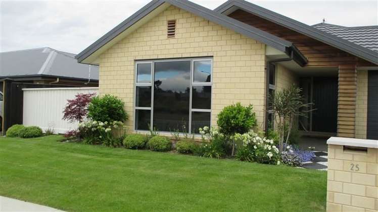 25 Rossall Crescent_0